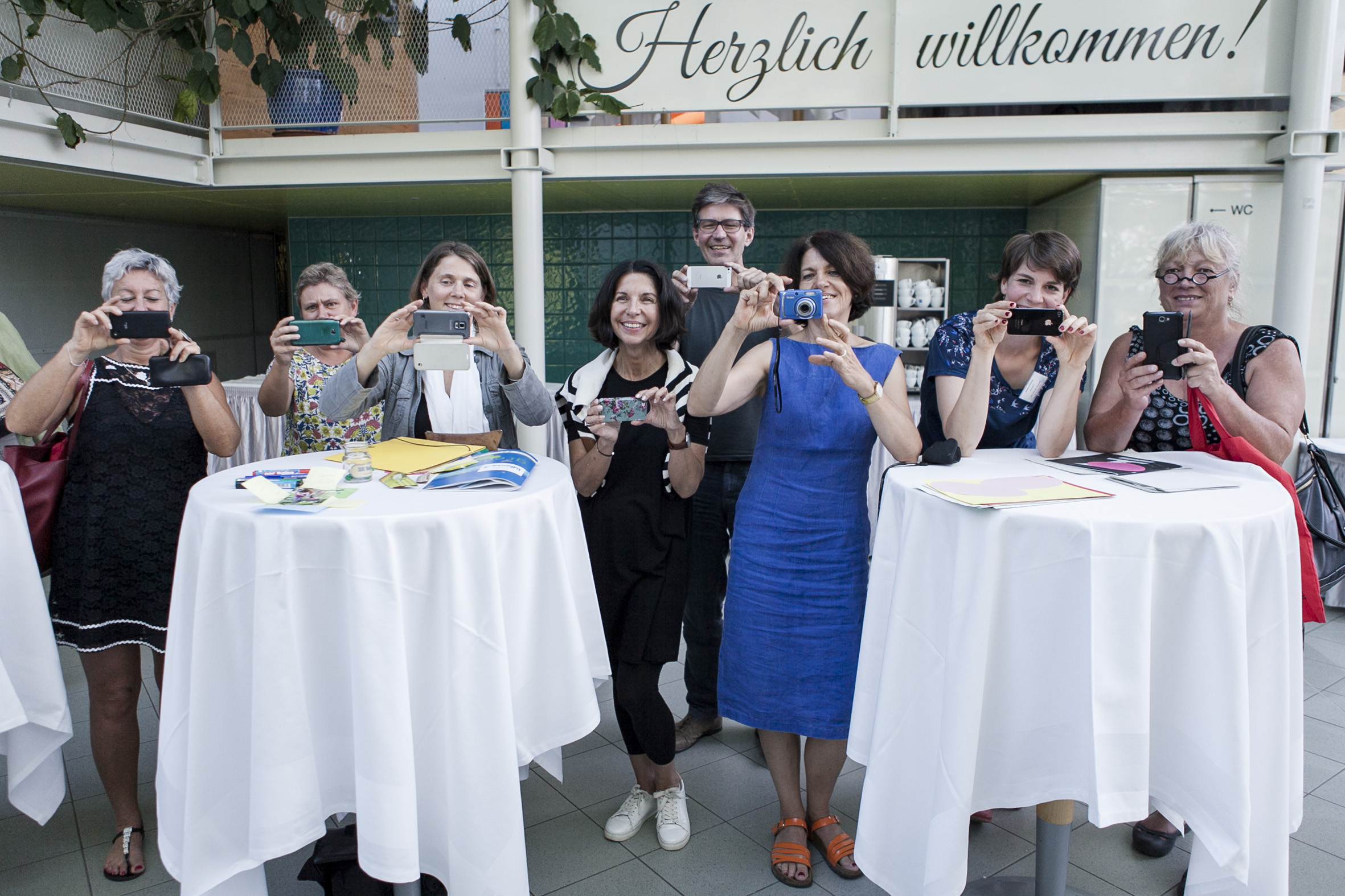 Gruppenfoto der Teilnehmer*innen des Workshops Spring ins Bild